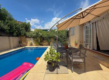 Casa · 135m² · 5 Ambientes · Casa en Venta, 2 Plantas, Jardín y Pileta - San Isidro