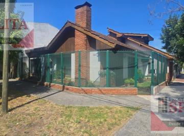 Casa · 117m² · 4 Ambientes · 1 Cochera · Casa en Jose León Suarez