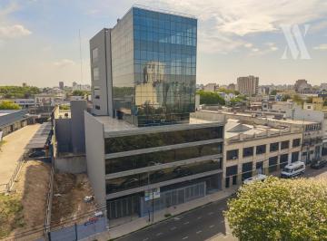 Edificio · 6700m² · 40 Cocheras · Edificio Comercial en Pleno Corazón de Barracas