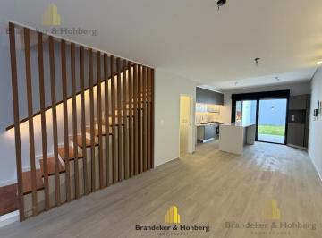Casa · 180m² · 5 Ambientes · 2 Cocheras · Exclusivo Triplex 5 Ambientes · Cochera Doble · Jardín y Galería