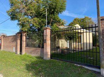 Casa · 81m² · 5 Ambientes · 3 Cocheras · Venta de Casa Berisso Centro