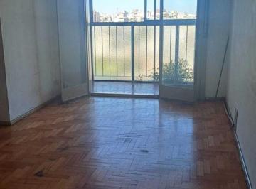 Departamento · 70m² · 3 Ambientes · 3 Ambiente con Balcón en Venta en Flores