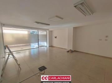Local comercial · 93m² · 4 Ambientes · Local en Las Parejas