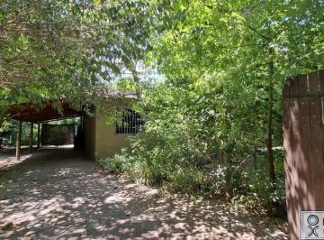 Quinta vacacional · 152m² · 5 Ambientes · 1 Cochera · Oportunidad! Casa Quinta en Venta a Una Cuadra de La Ruta 26, Barrio Los Jazmines, del Viso, Pilar.