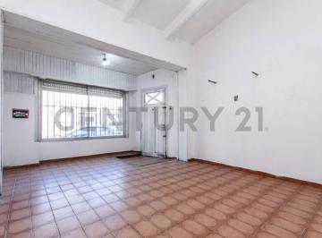 PH · 52m² · 3 Ambientes · Venta PH Al Frente con Patio en Quilmes