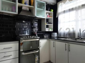 PH · 76m² · 3 Ambientes · PH 3 Ambientes en Planta Baja + Unidad Independiente en Terraza - Totalmente Refaccionado - Acepta P