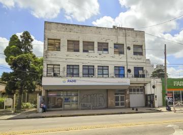 Edificio · 2727m² · Edificio Comercial con Salón Ppal en Pb y Entrada Para Autos