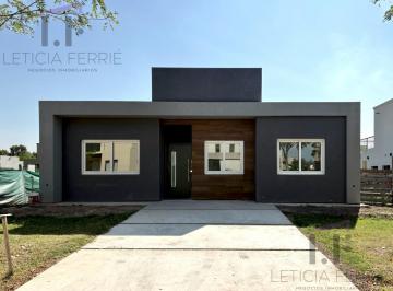 Casa · 155m² · 5 Ambientes · 2 Cocheras · Venta Casa San Pablo, Pilar - con Pileta - Lote Interno
