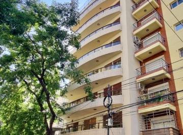 Departamento de 4 ambientes, Flores · Semipiso de 4 Ambientes con Cochera
