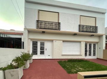 DUEÑO ALQUILA INMUEBLE PARA OFICINAS Y/O CONSULTORIOS
AV SABATTINI 2048
RÍO CU · Dueño Alquila Inmueble Para Oficinas Y/o Consultorios – Av Sabattini 2048