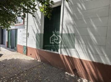 Casa · 100m² · 3 Ambientes · 1 Cochera · Venta Casa a Refaccionar o Demoler.