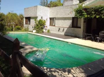 Casa de 5 ambientes, Presidente Perón · Casa con Parque y Pileta