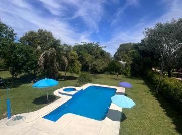 Quinta vacacional · 150m² · 4 Ambientes · 2 Cocheras · Gran Quinta en Venta en Villa Urquiza!