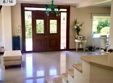 Casa · 300m² · 6 Ambientes · 4 Cocheras · Alquiler Temporal Casa en Mapuche Cc Pilar