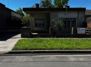 Casa de 4 ambientes, José C Paz · Casa en Venta C/ Cochera en José C. Paz