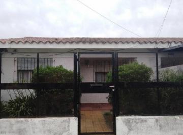 Casa · 121m² · 3 Ambientes · 1 Cochera · Encantadora Casa con Amplio Parque Para Familias en Luján