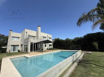 Casa · 350m² · 6 Ambientes · 2 Cocheras · Casa en Venta | Barrio Rumencó