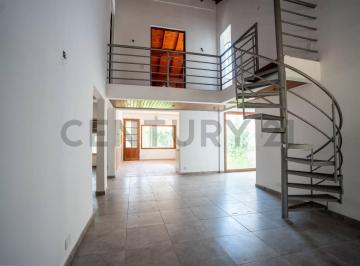 Casa · 160m² · 6 Ambientes · 1 Cochera · Casa en Venta en City Bell - 4 Dorm..