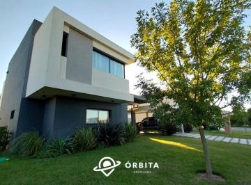 Casa · 181m² · 5 Ambientes · 1 Cochera · Casa en Venta en Barrio Santa Ines, Canning, Esteban Echeverria
