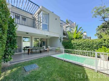 Casa · 136m² · 3 Dormitorios · 2 Cocheras · Muy Linda Casa en Venta en El Complejo Ovejitas.