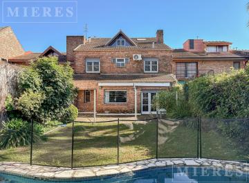 Casa · 257m² · 4 Dormitorios · 2 Cocheras · Muy Linda Casa en Venta en Las Lomas de San Isidro