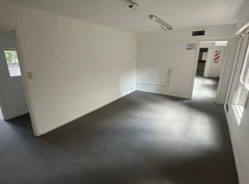 Oficina comercial · 140m² · Alquiler - Oficina - Bv Chacabuco - 140 m²