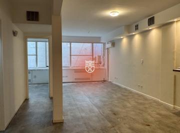 Oficina comercial · 57m² · Ver Video - Oficina de 3 Ambientes con Baño - Reciclada