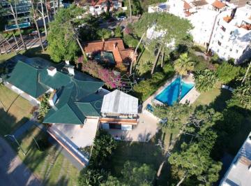 Foto1 · Vende y Alquila Gran Casa de 5 Dorm. en Playa Mansa, Punta del Este
