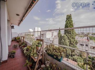Departamento · 105m² · 5 Ambientes · 1 Cochera · Semipiso de 5 Ambientes en Villa del Parque con Balcon y Espacio Guarda Coche