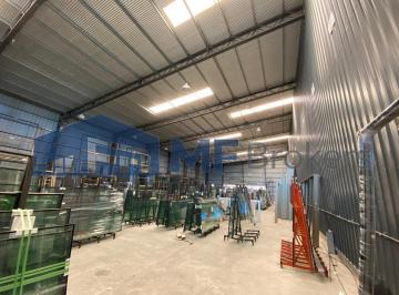 Bodega-Galpón · 1000m² · Excelente Galpón Planta Libre con Playa de Carga/descarga en Zona Industrial del Triangulo!