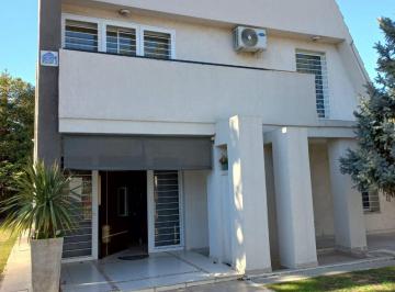 Casa de 10 ambientes, Villa Carlos Paz · Se Vende Casa Carlos Paz a 100 m Costanera