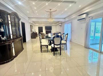 Casa de 5 ambientes, La Matanza · Casa en Venta con Piscina en Ciudad Evita
