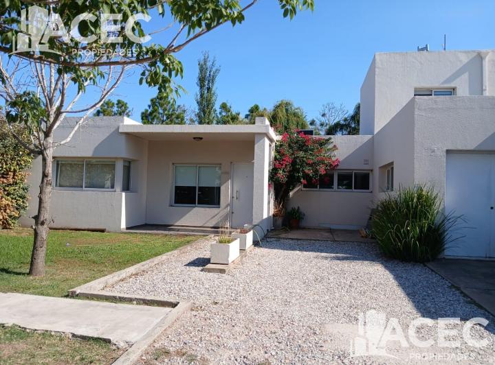 Casa · 171m² · 5 Ambientes · 1 Cochera