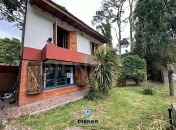 Casa · 150m² · 4 Ambientes · 3 Cocheras · Oportunidad - Chalet a Reciclar - Bosque Peralta Ramos