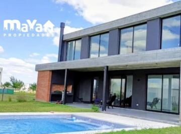 Casa · 215m² · 5 Ambientes · 4 Cocheras · Casa en Venta - El Naudir