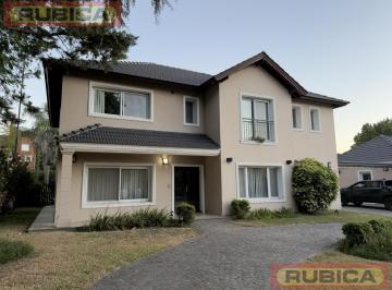 Casa · 367m² · 7 Ambientes · 2 Cocheras · Casa en Venta en Mapuche