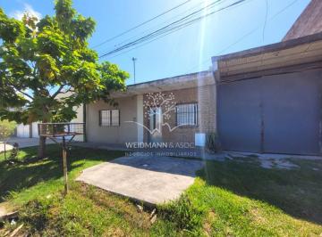 Casa · 139m² · 5 Ambientes · 1 Cochera · Casa de 2 Dorm. en Venta, Santa Fe