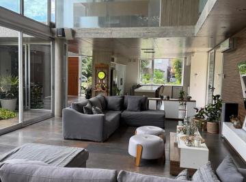 Casa · 508m² · 7 Ambientes · 4 Cocheras · Casa en Venta de 4 Dorm., en Kentucky Club de Campo. Calidad Premium