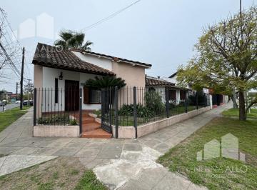Casa · 180m² · 5 Ambientes · 2 Cocheras · Venta Casa 5 Ambientes en Ituzaingo Norte