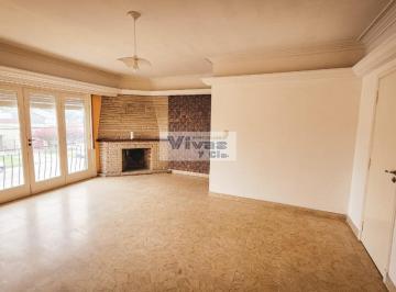 Casa · 100m² · 4 Ambientes · Chalet en Alquiler Sobre Av