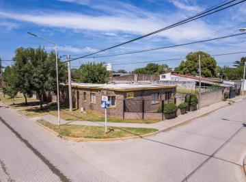 Casa · 463m² · 3 Dormitorios · En Venta - Casa en Esquina 3 Dorm. - Pueblo Esther
