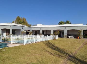 Casa · 344m² · 4 Dormitorios · 1 Cochera · Greenwood Inmobiliaria Vende Casa Apta Credito Hipotecario en Barrio Privado Ranchos de La Merced