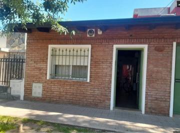 Casa de 4 ambientes, Rosario · Casa con Garage 2 Dorm.