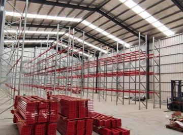 Bodega-Galpón · 640m² · 10 Cocheras · Alquiler Galpón en Área Productiva La Plata. Av 520 y 200