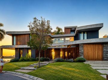 Casa · 600m² · 7 Ambientes · 1 Cochera · Casa en Alquiler en Virazón, Nordelta, Tigre