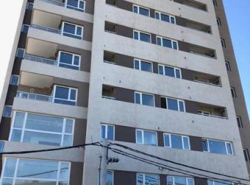 Departamento · 77m² · 5 Ambientes · 1 Cochera · Departamento en Alquiler
