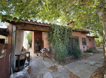 Casa · 220m² · 4 Ambientes · Casa en Venta en Entre Rios Al 1200 - Bella Vista