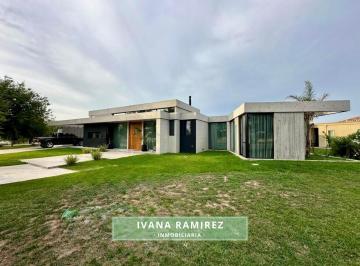 Casa · 219m² · 5 Ambientes · Casa de 5 Ambientes en Club de Campo Harás San Pablo, General Rodríguez
