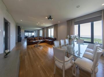Departamento · 260m² · 4 Ambientes · 3 Cocheras · 4 Amb, en Suite, con Alquiler, Torres El Faro. 3 Cocheras. Puerto Madero
