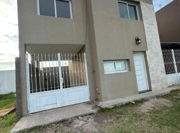 Casa · 75m² · 3 Ambientes · 2 Cocheras · Hermoso Duplex Valle Cercano